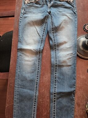 Miss Me Embroirdered Slim Straight Light Wash Blue Jeans Size 26